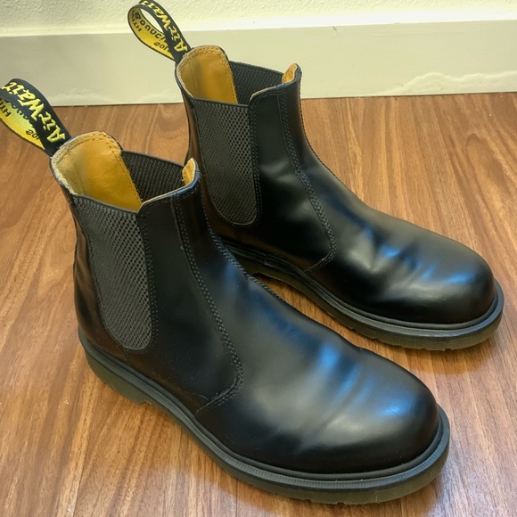Dr. Martens Other - dr martens 2976 smooth leather chelsea boots